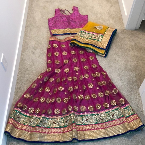 Contrast pink lehenga - Picture 1 of 3